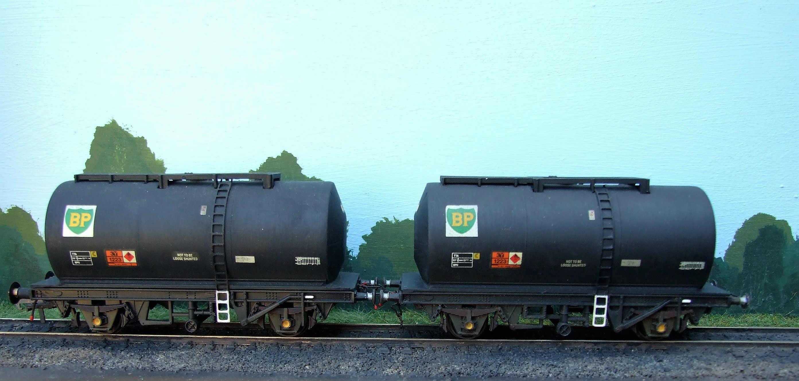 BP TTA Class B Tanks | Kelvins Railway Models